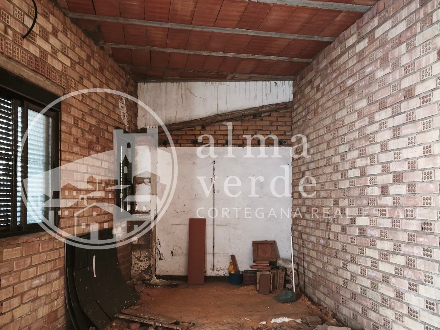 Casa céntrica de esquina frente a la estación - Imagen 9