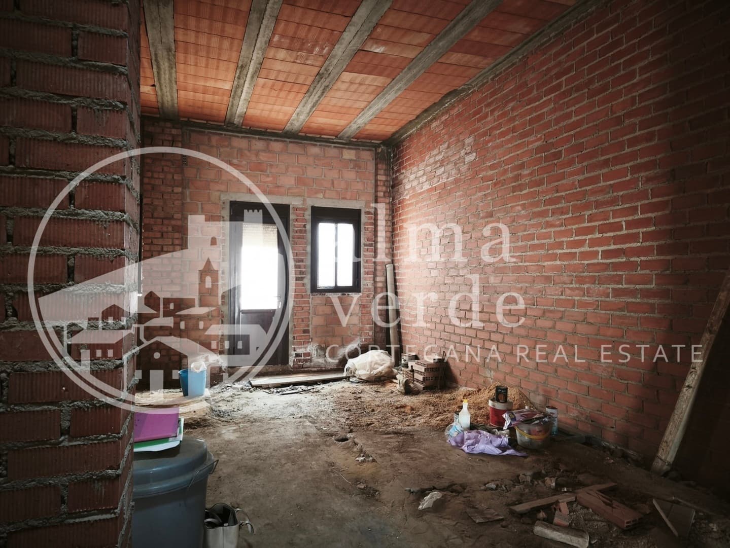 Casa céntrica de esquina frente a la estación - Imagen 11